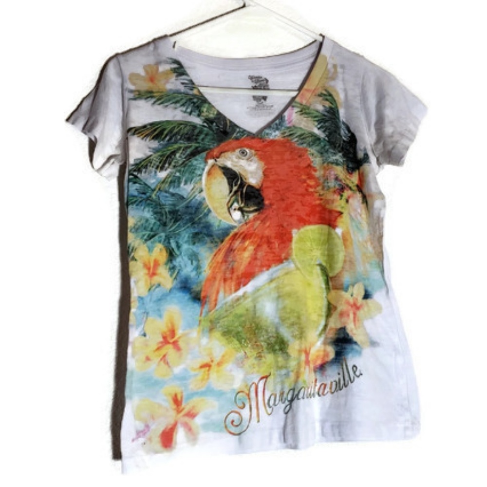 Woman to blame Margaritaville parrot tee